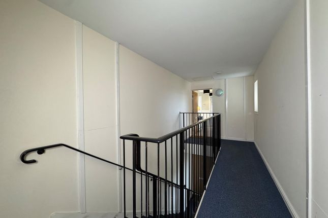 961 Gartloch Road, Garthamlock, Glasgow, Glasgow photo 3