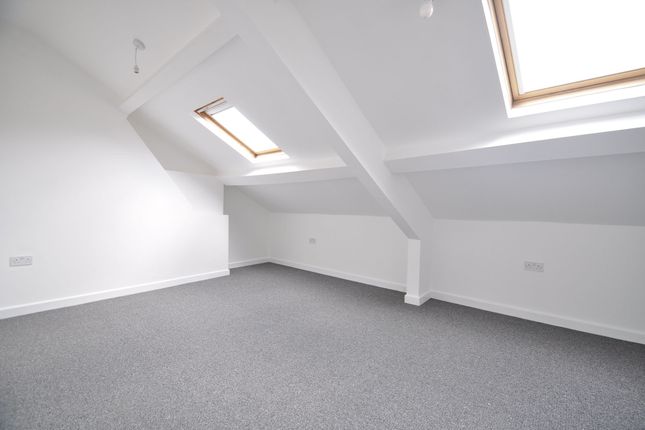 Flat B 12 Clytha Crescent, Newport, Newport photo 4