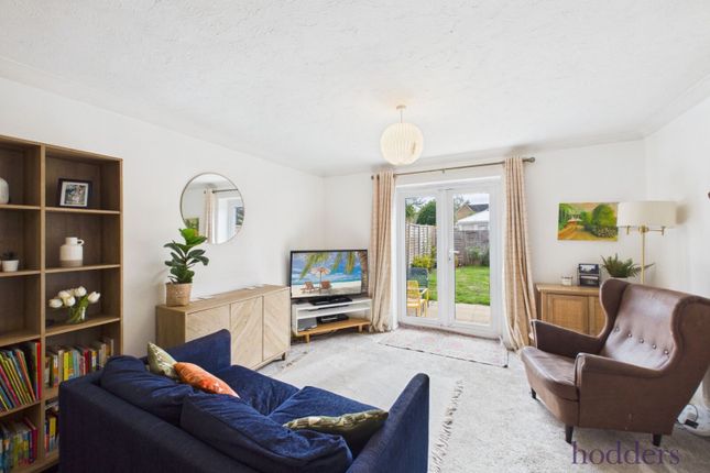 17, Gray Place, Ottershaw photo 2