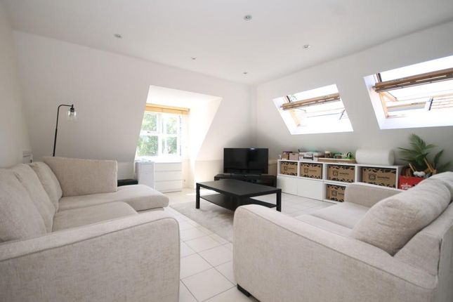 10 The Forge, Church Road, Great Bookham photo 2