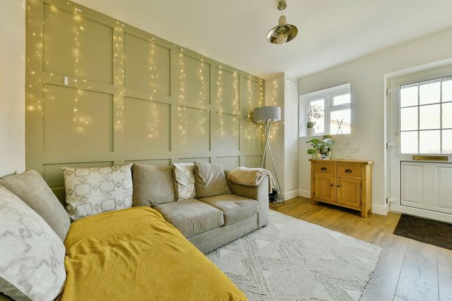 9, Beane Walk, Stevenage photo 3