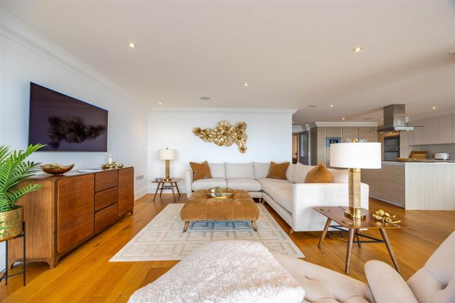 E18, The Shore 22-23, The Leas, Chalkwell photo 2