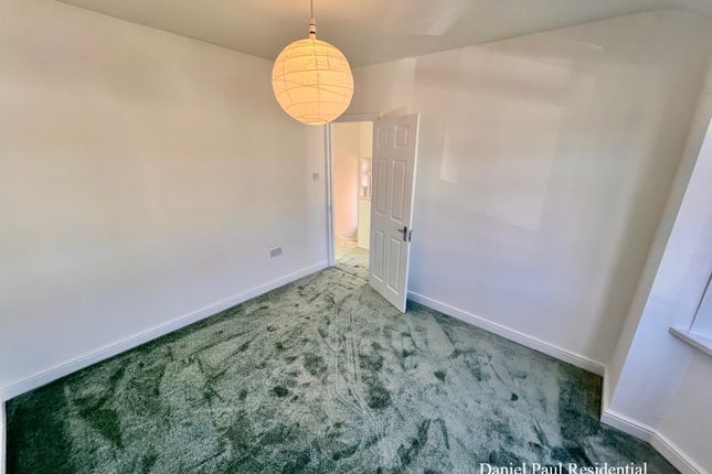 178, Conway Crescent, Perivale photo 2