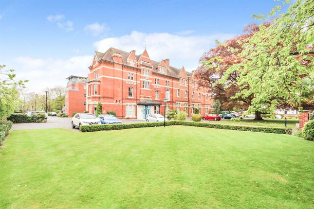 Thumbnail Flat to rent in The Manor House, Avenue Road, Royal Leamington Spa