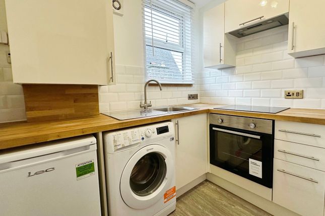 Flat 5, 21, Old Lansdowne Road, Greater Manchester photo 2