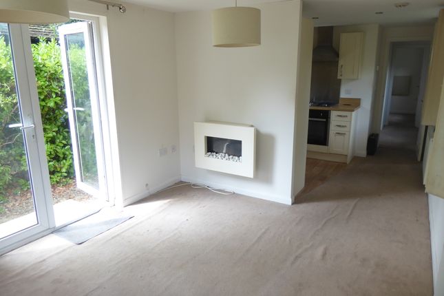 110, Fangrove Park, Lyne, Chertsey photo 4