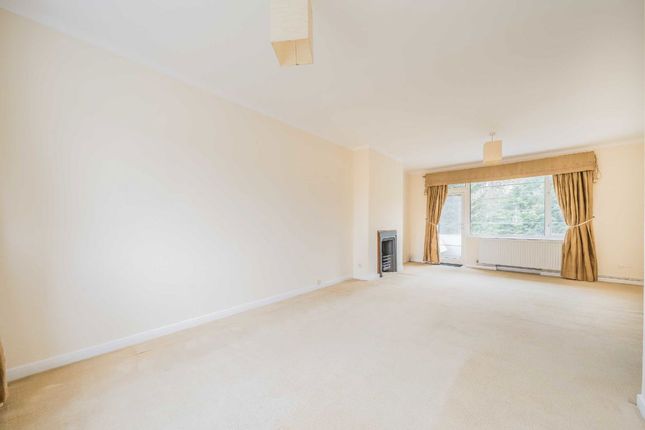 Flat 14, Chivelston, 78, Wimbledon Park Side, London photo 2