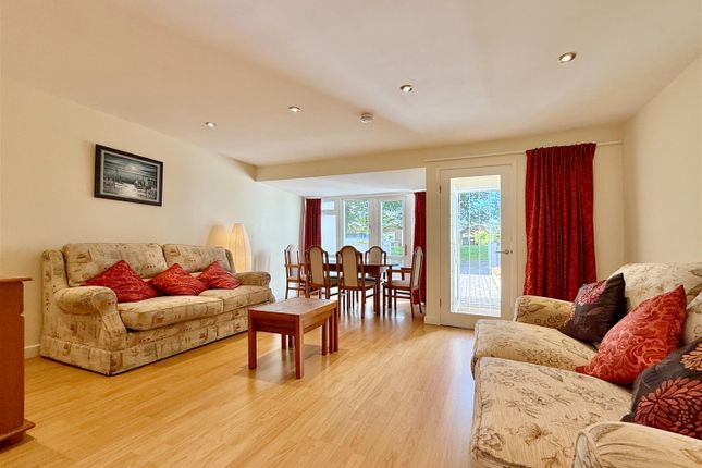 53, Cumber Drive, Brixham photo 3