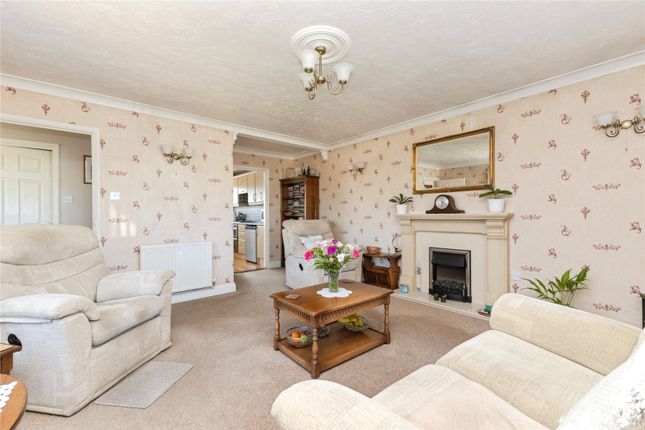 12, Larch Close, Attleborough photo 4