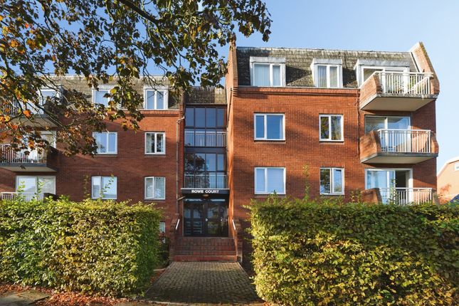 2-bed flat on St. Georges Road, Gloucestershire, £190,000