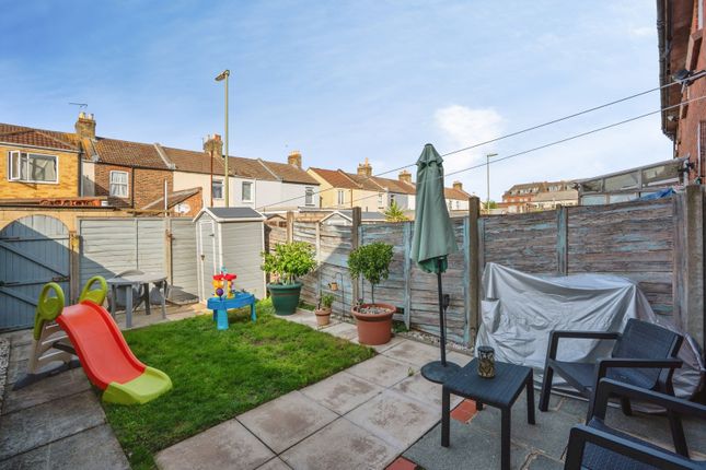 16, George Street, Hampshire photo 4