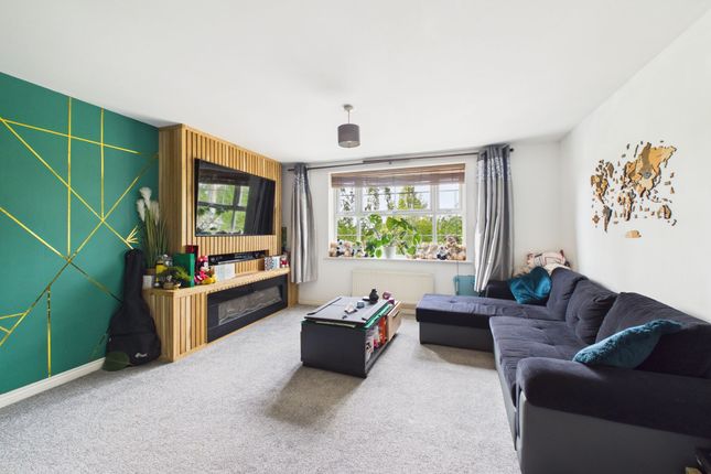 31 Shawbury Avenue Kingsway, Gloucester photo 3