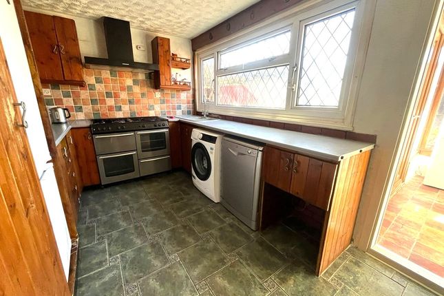 2, Nottingham Close, WATFORD photo 5