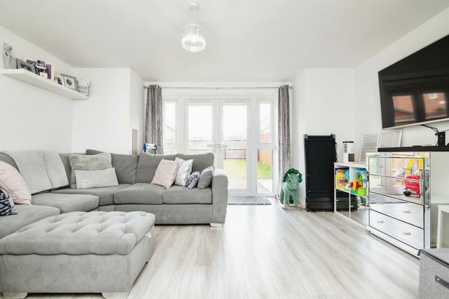End terrace house for sale in Parkers Way, Tipton