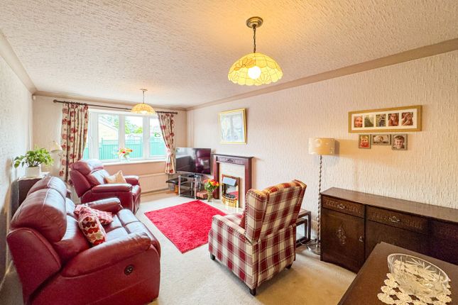 20, Marlbeck Close, Holmfirth photo 2