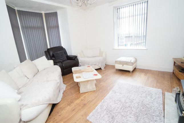 19, Green Row, Bradford photo 3