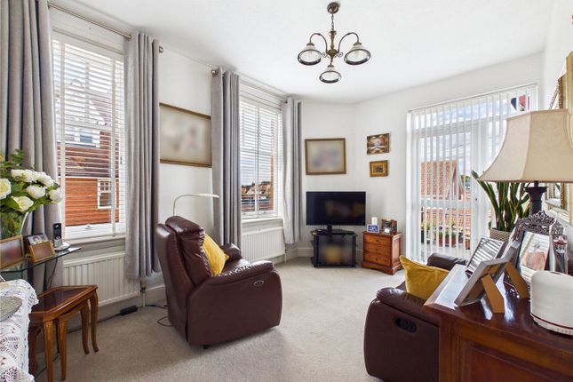 Flat 5, Haselmere, 21, Victoria Road, Suffolk photo 2