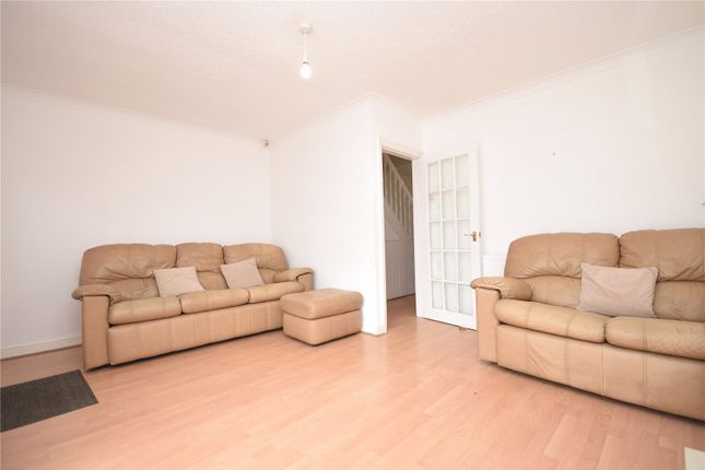 8, North Way, West Yorkshire photo 4