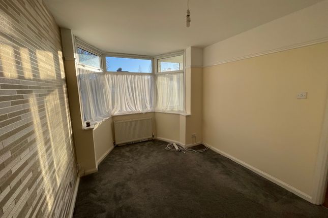 108, Chipperfield Road, Birmingham photo 4