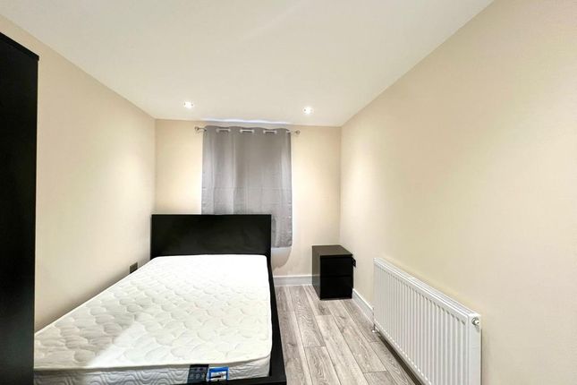 Semi-detached house to rent in Middleton Avenue, Greenford