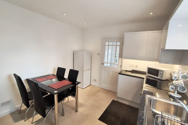 20, Newall Carr Road, Otley photo 3