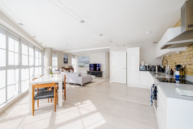 Flat for sale in 23 Plumbers Row, London