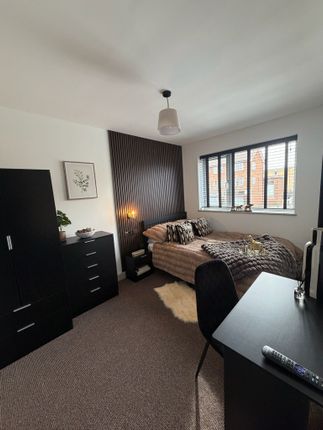 Room 6, 12, Warwick Road, Peterborough photo 3