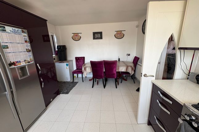 47, Intake Road, Bradford photo 3