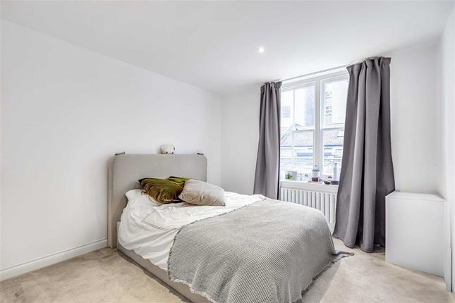 Flat for sale in Collingham Gardens, London