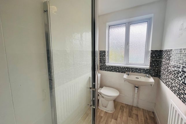 28A, Chesterfield photo 4