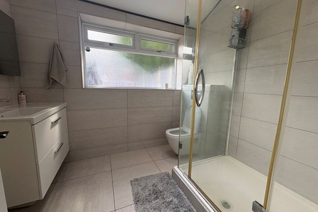 22, Badminton Road, Leicester photo 5