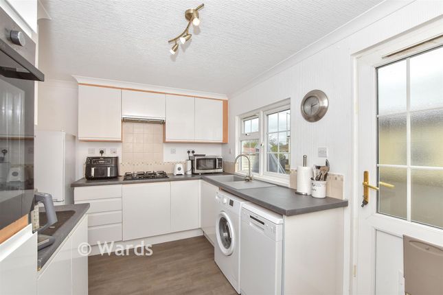 2-bed caravan on Beech Walk, Woodlands Park, Ashford, £120,000
