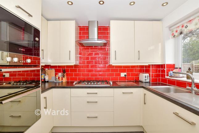 25, Cobbs Close, Tonbridge photo 2