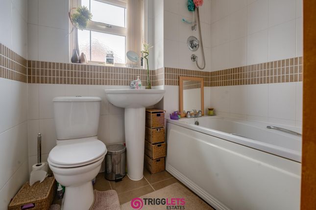 Town house for sale in Parkgate, Goldthorpe, Rotherham