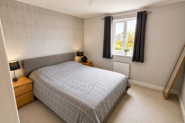 Flat 1, 12, Summerlin Drive, Milton Keynes photo 3
