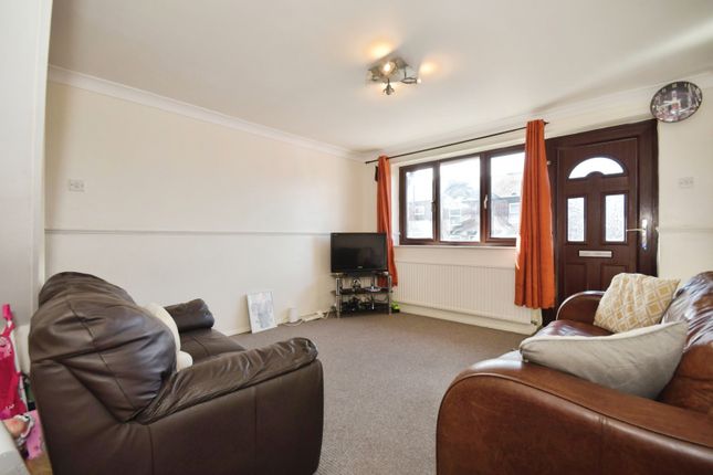 255, Holland Road, Chesterfield photo 3