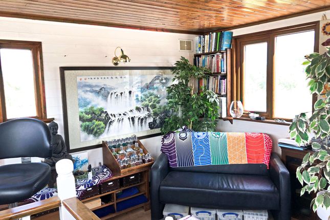 Houseboat for sale in Robinson Road, Newhaven