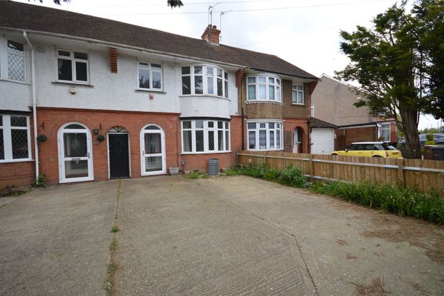 Thumbnail Terraced house to rent in The Avenue, Luton, Bedfordshire