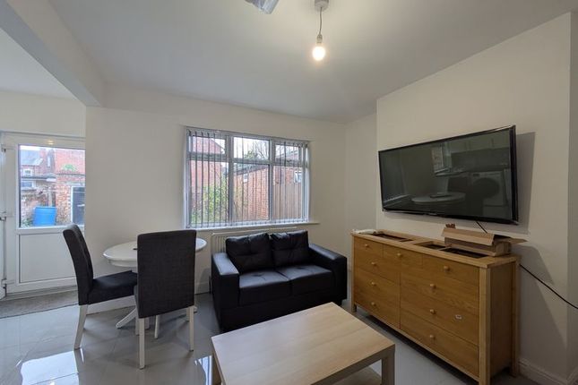 37, Clifton Boulevard, Nottingham photo 5