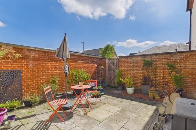 17 Brigadier House Captain Gardens, Colchester photo 4