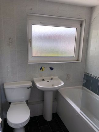 Thumbnail Flat to rent in Lochinver Crescent, Paisley
