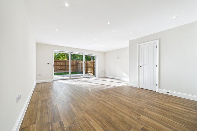 Plot 5 The Crest, Castlefields, Hadleigh photo 3