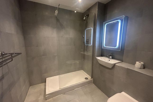 Flat 15, 221, Marsh Road, Pinner photo 5