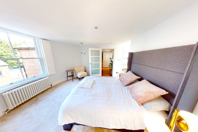Flat to rent in Clarence Street, Liverpool