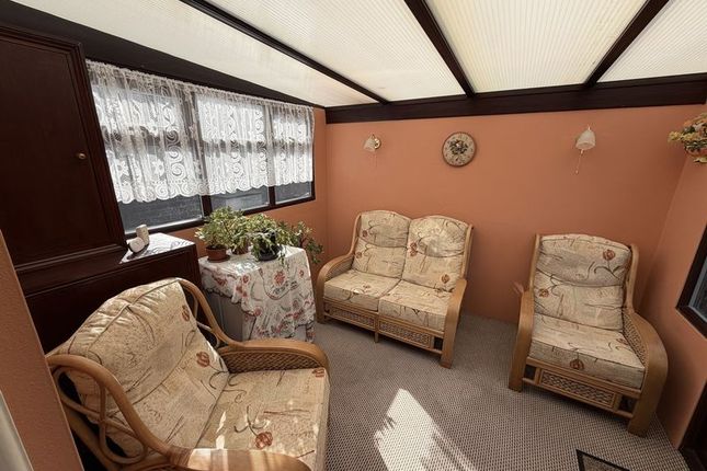 11, The Chenies, Dartford photo 4