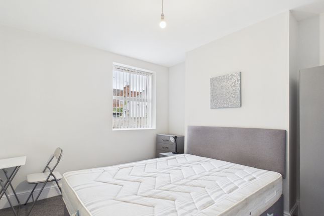 Room 2, 47 Bacheler Street, Hull photo 2