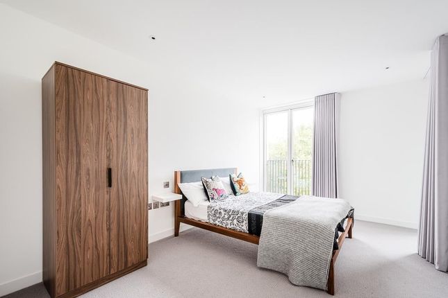 Flat for sale in Macpherson Apartments, Cambridge Heath