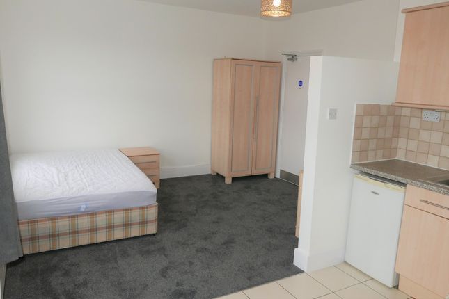 Flat 6, 2A, Sandhurst Road, London photo 3
