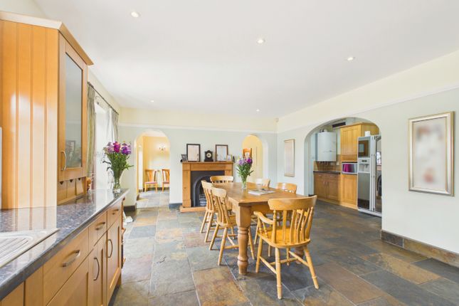 3 Manor Green, North Frodingham, East Riding of Yorkshire photo 3