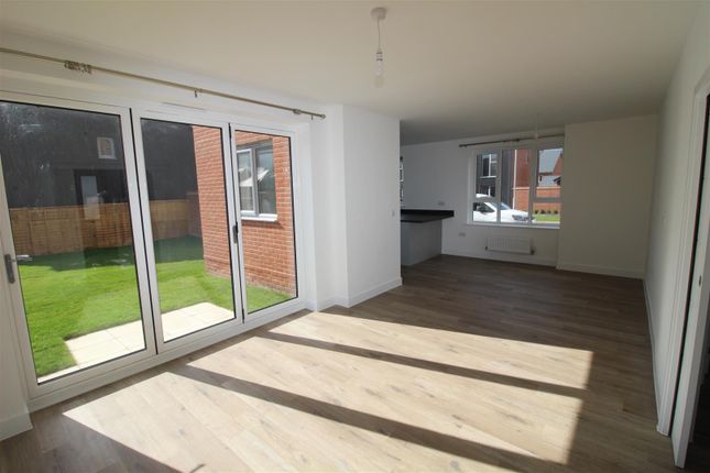 Detached house to rent in Thimble Street, Cogg, Colchester